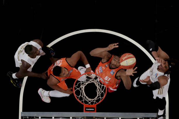 话再度将焦 话再度将焦