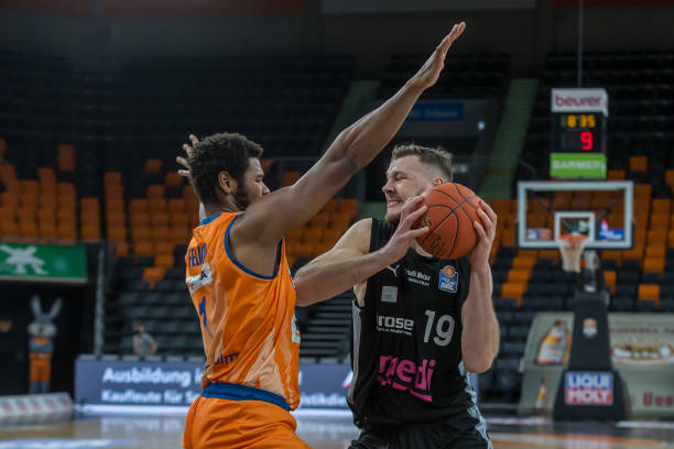 只是冰山一 只是冰山一